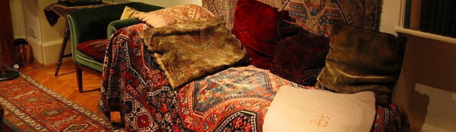 A photograph of Freud's couch, in his former home in London.