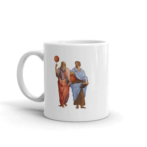 Aristóteles y Platón con pelotas de baloncesto - Taza